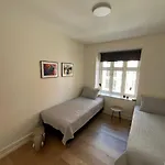Overlooking With 8 Beds *