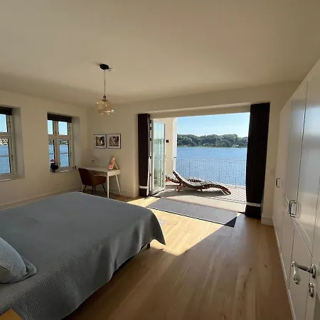 Overlooking With 8 Beds *