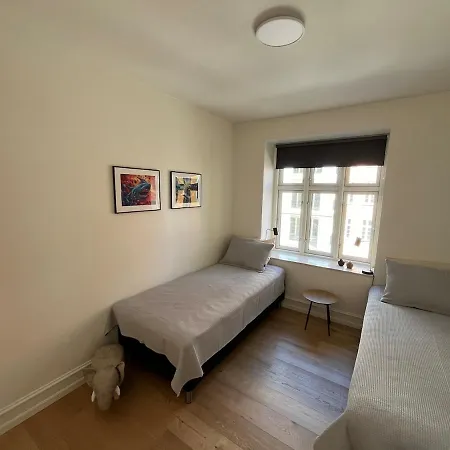 Overlooking With 8 Beds *